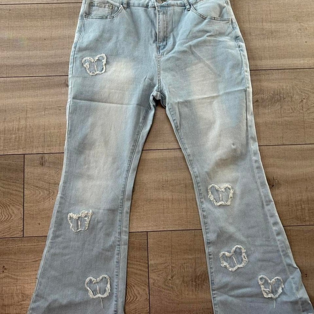 SHEIN Curve Butterfly Patch‎ Flare Light Wash Blue Jeans • 2XL